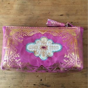 18K embossed leather pouchette made in Italy